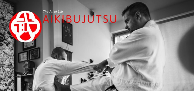 Tanfolyamot indítunk kezdők számára az aikido és aikibujutsu rendszerében. Amit megtanulhat, és elsajátíthat kezdőként a tanfolyam keretei között: – az egyensúly fejlesztése – koordinációs képességek fejlesztése – biztonságos alapvető gurulási, […]